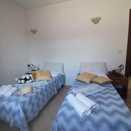 Piccolo Vicino Con Bellissima Vista Mare Casa vacanze Tertenìa